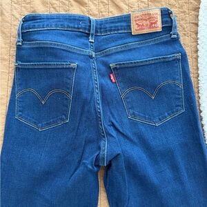 Levi's 721 High Rise Skinny Jeans in Classic Blue